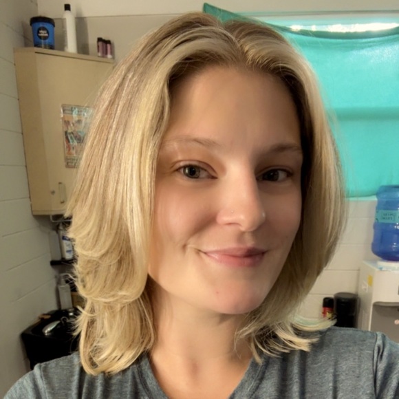 Meet your Posher, Brittany - Picture 2 of 4